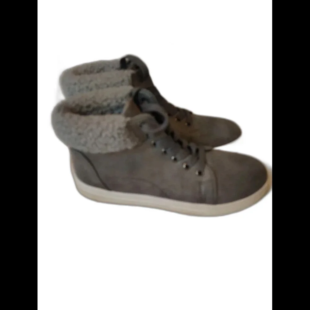 Sonoma Gray Suede Lace Up Sneaker Boots Faux Shearling Collar Womens Size 6